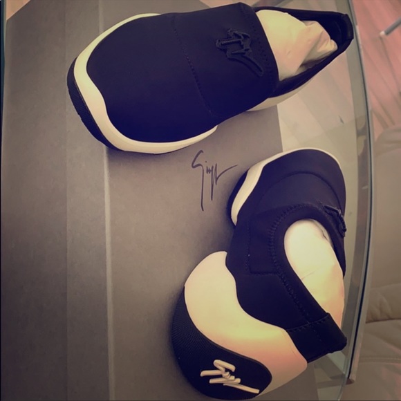 Shoes - Picture 2 of 5